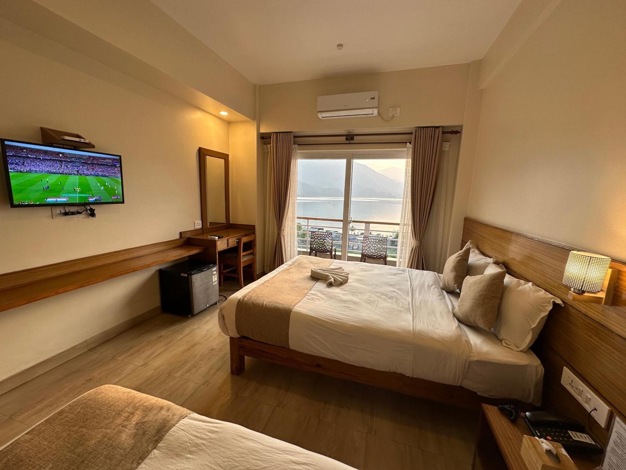 Urban Boutique Hotel Pokhara Kültér fotó