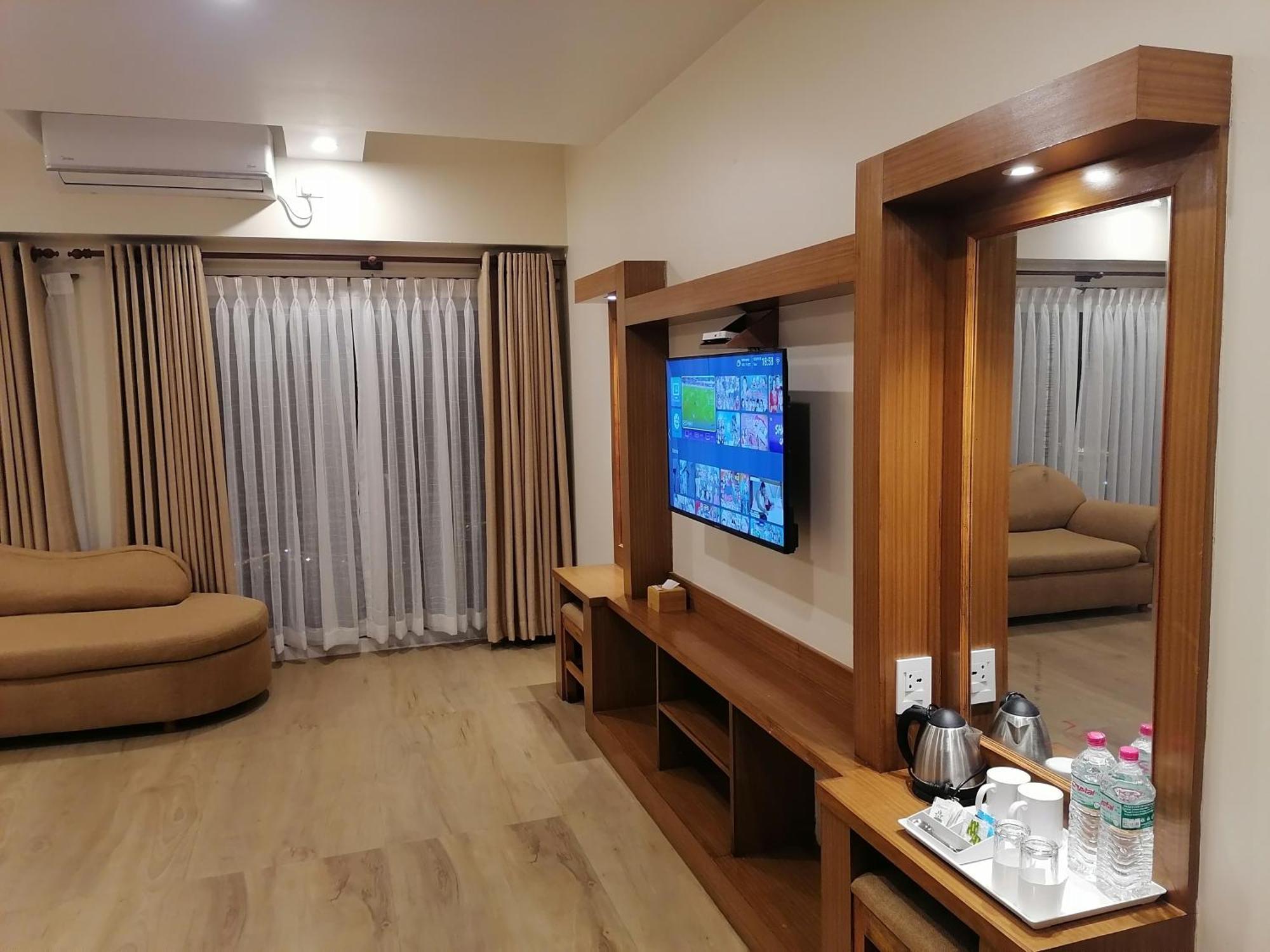 Urban Boutique Hotel Pokhara Kültér fotó