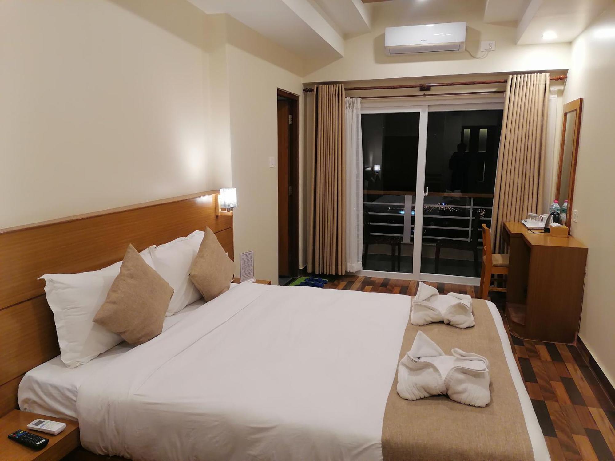 Urban Boutique Hotel Pokhara Kültér fotó