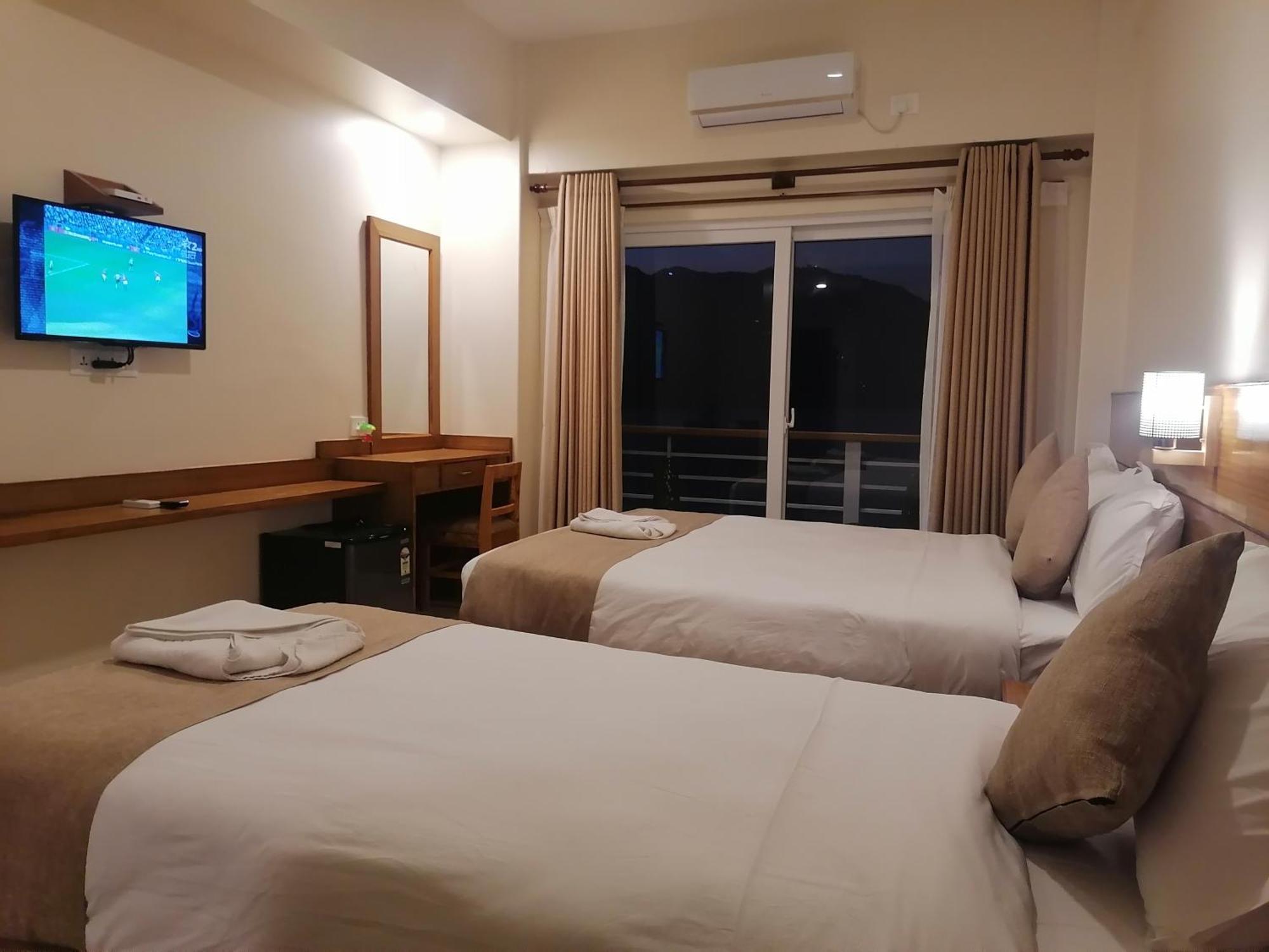 Urban Boutique Hotel Pokhara Kültér fotó