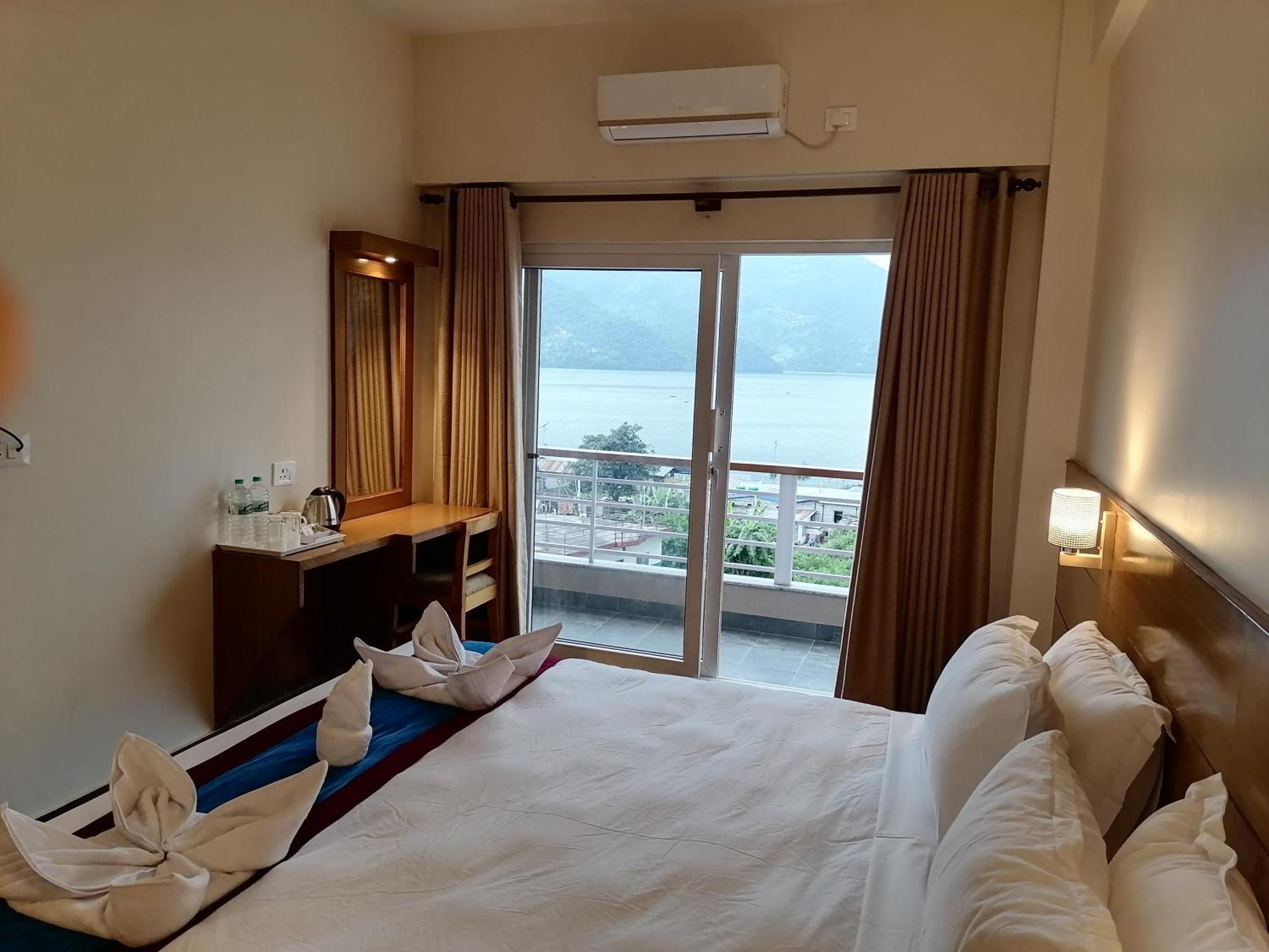 Urban Boutique Hotel Pokhara Kültér fotó